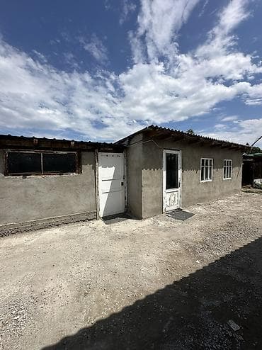 4 bedroom: 📍В Сокулуке ( нижняя зона ) продаётся дом на участке 7 соток. Об — 4