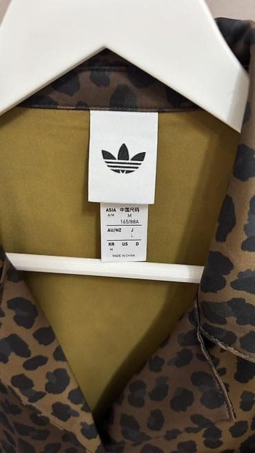 Личные вещи: Adidas оригинал 💯 %👌Костюм в леопардовом принте (рубашка + широкие — 5