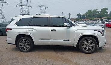 Транспорт: Toyota Sequoia: 2023 г., 3.4 л, Автомат, Гибрид, Внедорожник — 9