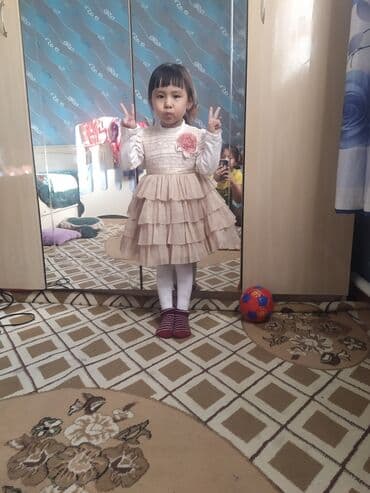 платье на утренник: Детское платье, цвет - Золотой, Б/у — 5