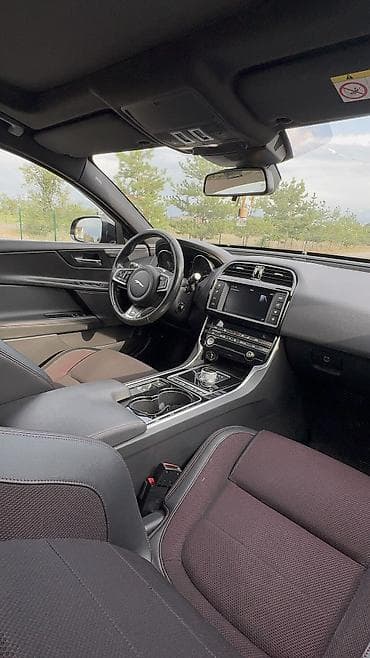 Транспорт: Jaguar XE: 2015 г., 2 л, Автомат, Бензин, Седан — 10