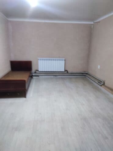 Сдаётся небольшая однокомнатная студия. - Планировка: единое