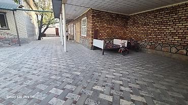 с озерное: Просторный частный дом с большим мощёным двором и навесами. - Два — 2