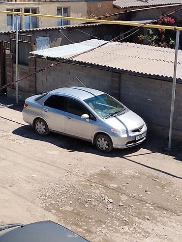 Honda Fit Aria: 2004 г., 1.5 л, Вариатор, Бензин, Седан