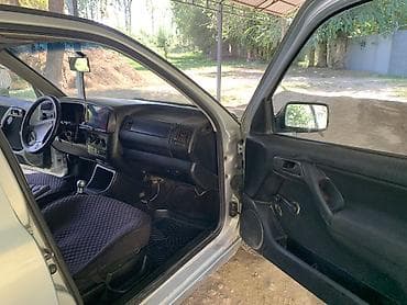 хунчи авто: Volkswagen Vento: 1993 г., 1.8 л, Механика, Бензин, Седан — 8