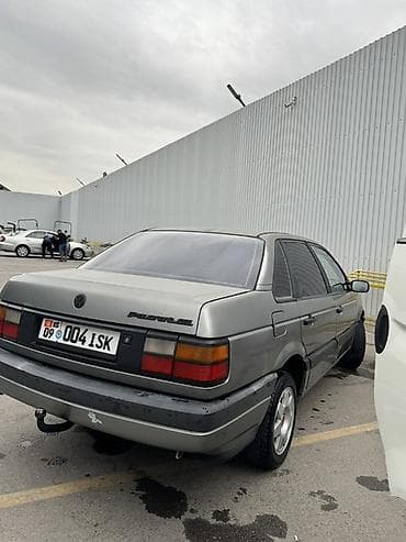 велобагажник: Volkswagen Passat: 1988 г., 1.8 л, Седан — 7