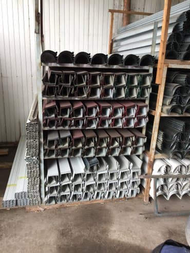 уголок металлический: Жестяные изделие конек 12х12, 15х15. жалоба сливы все цвета. джи — 5