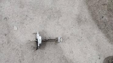 Автозапчасти: Mazda 121 ограничитель двери, Мазда 121 ограничитель двери Задняя — 1