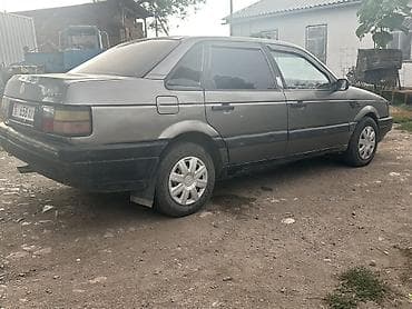 Volkswagen Passat: 1990 г., 1.8 л, Кол менен иштөөчү, Бензин, Седан — 3