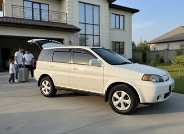 продаю в связи переездом: Компактный кроссовер/универсал белого цвета. Основные особенности: - — 1