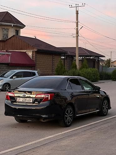 corolla 2016: Toyota Camry: 2014 г., 2.5 л, Автомат, Гибрид, Седан — 8