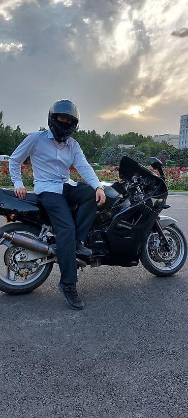 Kawasaki 1100 Kawasaki zzr 1100 на 4 целиндра мотоцикл в прекрасном — 3