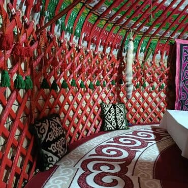 профессиональные музыкальные инструменты: Аренда юрты, Каркас Деревянный, 85 баш, Стулья — 10