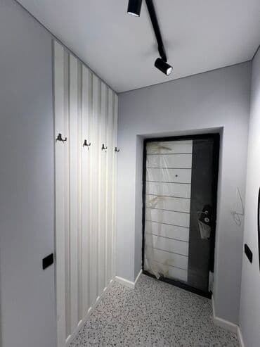 Реклама, печать: Студия с современной отделкой и встроенной кухней - Планировка — 5