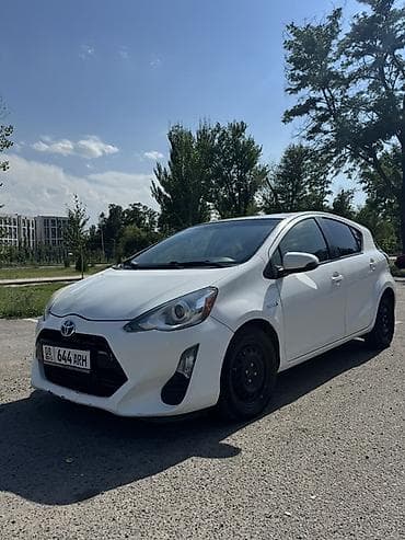 Toyota Prius C: 2017 г., 1.5 л, Автомат, Гибрид, Хэтчбэк — 1