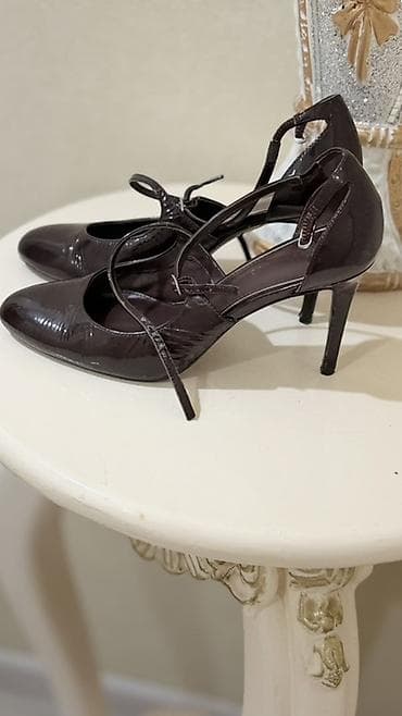 Лодочки Lauren Ralph Lauren - Классические туфли-лодочки на шпильке - — 1