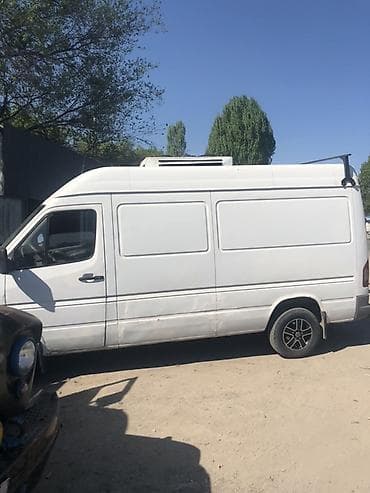 Рефрижераторный фургон на базе высококрытого цельнометаллического