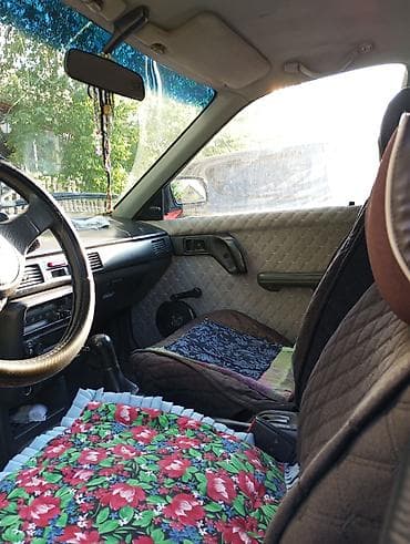малибо: Mazda 323: 1997 г., Механика, Седан — 2