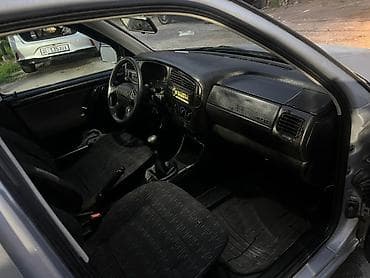 маш: Volkswagen Golf: 1995 г., 1.6 л, Механика, Бензин, Хэтчбэк — 3