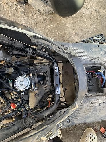 электрические мотоцикл: Макси-скутер 175 куб. см, Бензин, Б/у — 3