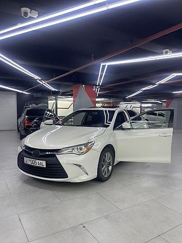 gac aion y: Toyota Camry: 2016 г., 2.5 л, Автомат, Бензин, Седан — 2