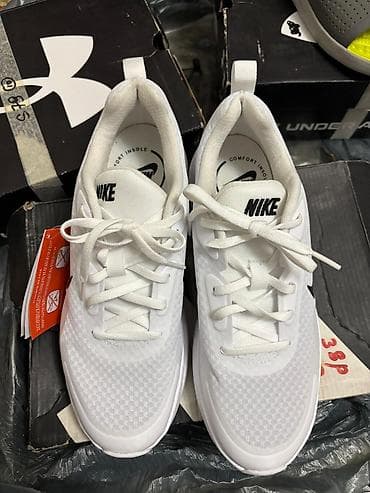 Кроссовки Nike, белые - Легкий дышащий верх из сетчатого текстиля. -