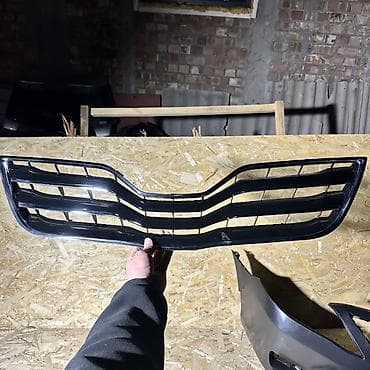 сиденья nexia: Решетка радиатора Toyota — 3