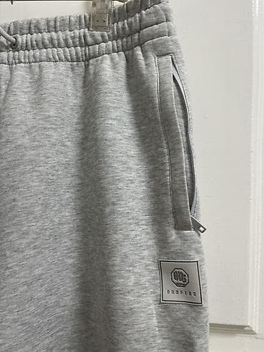 Личные вещи: Женские Серые спортивные штаны BADFIVE - Прямой крой с манжетами по — 2