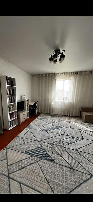 продаю дом бишкек ынтымак: 70 м², 4 бөлмө, Забор, тосулган — 8