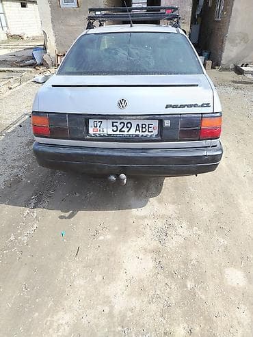 расрочка авто бишкек: Volkswagen Passat: 1993 г., Седан — 4
