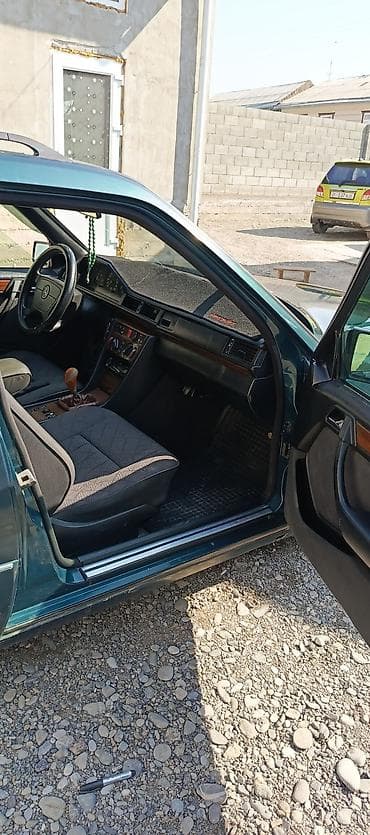 пл: Mercedes-Benz E-Class: 1996 г., 2.2 л, Механика, Бензин, Универсал — 5