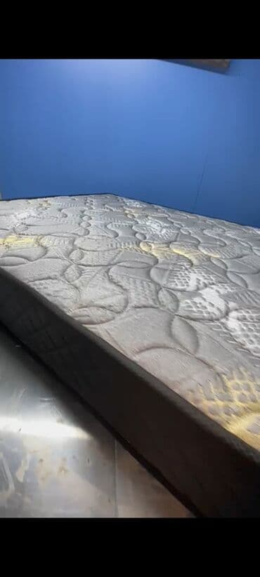 топпер матрас: Матрас с пружинным блоком и мягким верхним слоем. Покрытие матраса — 1