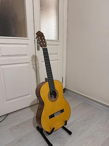 Классическая гитара Yamaha C40 - Полноразмерная классическая гитара