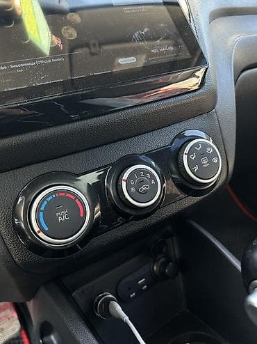 6: Kia Rio: 2015 г., 1.6 л, Автомат, Бензин, Седан — 7