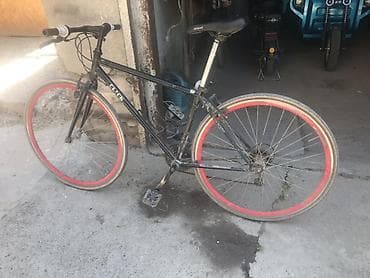 Городской велосипед с легкой стальной рамой и колесами 28" (700C) — 2