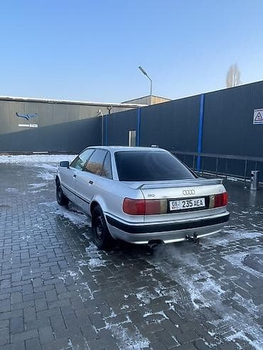 Транспорт: Audi 80: 1994 г., 2 л, Механика, Бензин, Седан — 5