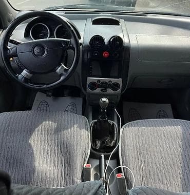 aveo: Chevrolet Aveo: 2004 г., 1.4 л, Механика, Бензин, Хэтчбэк — 5