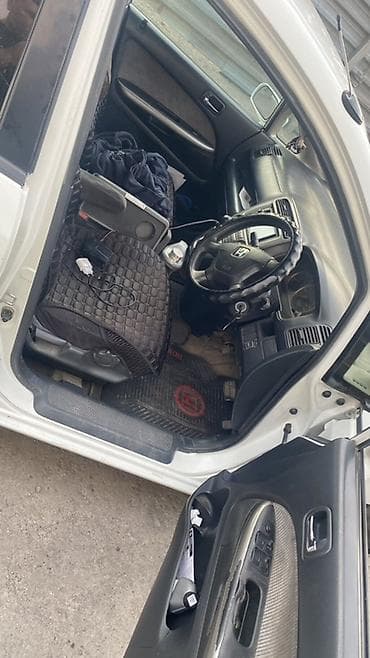 ravon r4: Honda Stream: 2001 г., Минивэн — 6