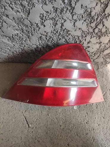 Автокосметика: Задние фонари для автомобиля Mercedes-Benz - Тип: комплект из двух — 1