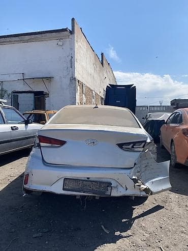 тику машина: Hyundai Sonata 2019 года, серебристый седан, после ДТП. Подходит для — 1