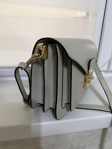 Аксессуары: 👜 Стильная женская сумка — 3000 сом Продаю красивую сумку — 3