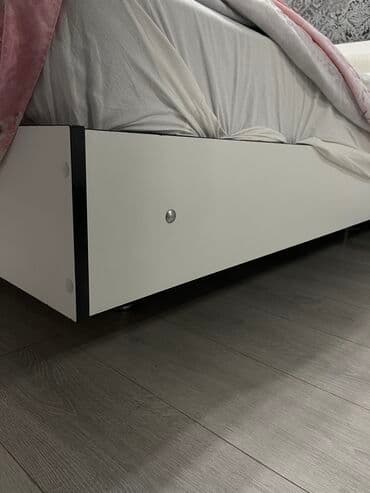 кровать двухместная: Продаю двухспальную кровать! Без матраса Размер 200*180 см — 2