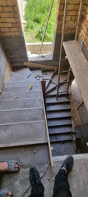 Каптал тосмолорун жасоо: Бетон тепкичи Жеке менчик үй үчүн, Тепкичтин формасы: Көп марштуу — 7