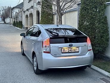 Продажа авто: Toyota Prius: 2011 г., 1.8 л, Вариатор, Гибрид, Хэтчбэк — 4