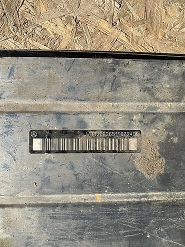 банпер 124: Накладка на бампер Mercedes-Benz, Б/у, Оригинал — 6