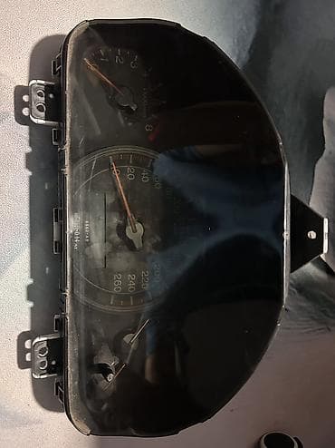 Щитки приборов: Щиток приборов Honda — 1