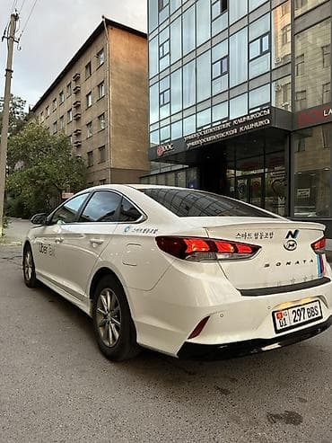Продажа авто: Hyundai Sonata: 2021 г., 2 л, Автомат, Газ, Седан — 5