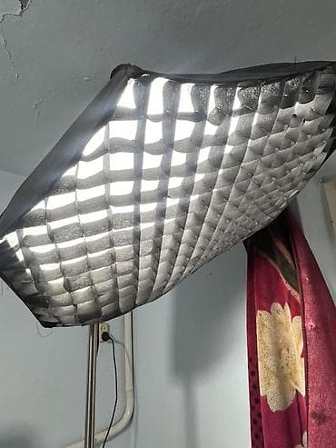 Студийный LED-свет с октобоксом и сотами (грид) - Источник света