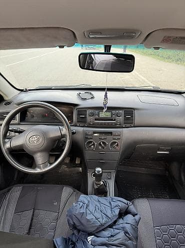 Toyota: Toyota Corolla: 2004 г., 1.6 л, Механика, Газ, Седан — 7