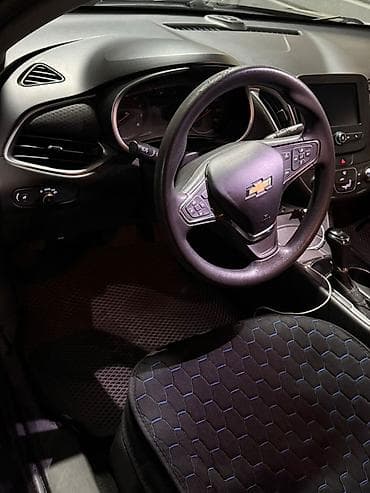 Транспорт: Chevrolet Malibu: 2018 г., Автомат, Седан — 4